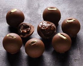 Milk Hazelnut Cream Truffles with edible Gold Leaf 120g